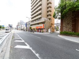 街角の建物外観