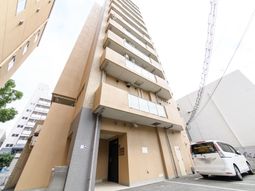 高層ビルのエントランス