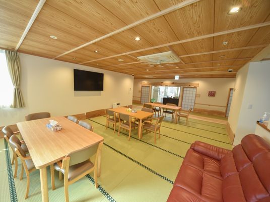 和風ダイニングとリビングエリア