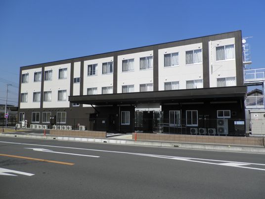 外観の施設全景
