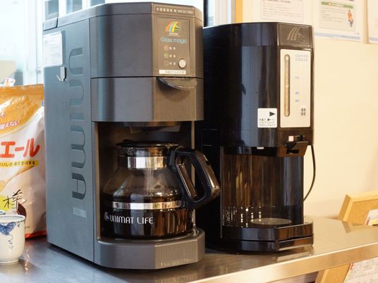 コーヒーマシンとウォーターサーバー