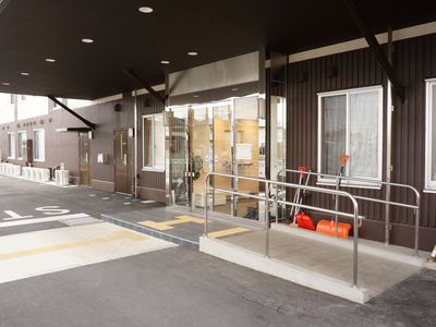 広々とした明るいエントランス