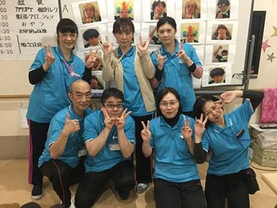 職員の集合イメージ