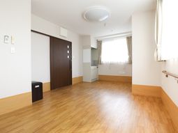 明るい居室の空間