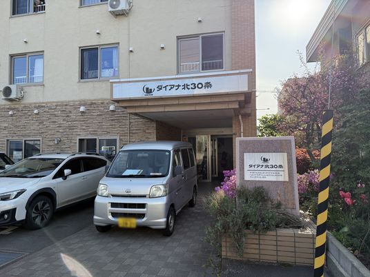 エントランス前の車両