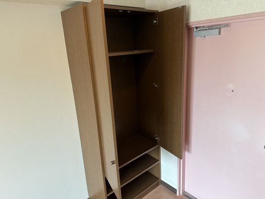 収納たっぷりのクローゼット