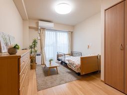 居室の明るい内装