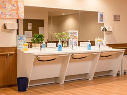 清潔感ある受付カウンター