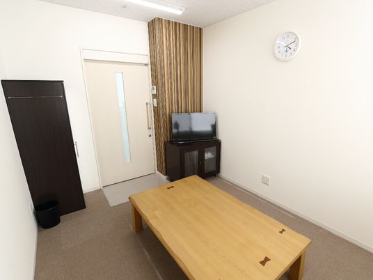 シンプルな洋室の一角