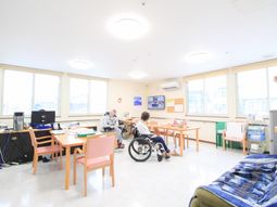 明るい多目的スペース