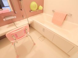 バリアフリー対応の浴室