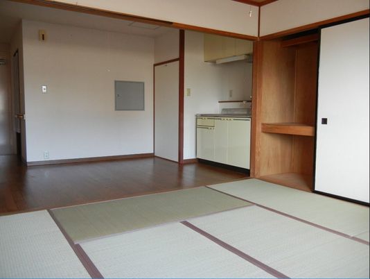 和室の居室の内観