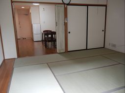 清潔な和室の居室