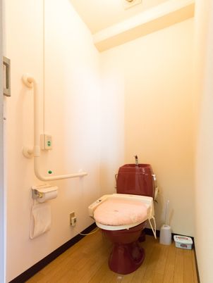 手すり付きトイレ設備
