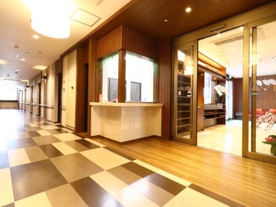 明るいロビーの光景