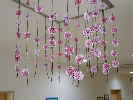 桜模様の装飾が施された空間