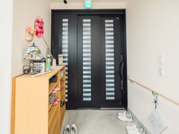 モダンなエントランス