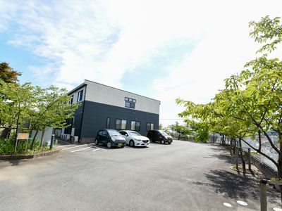 モダンな建物外観