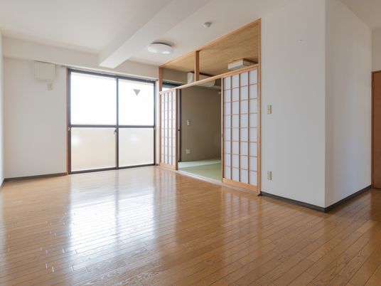 広々とした明るい居室