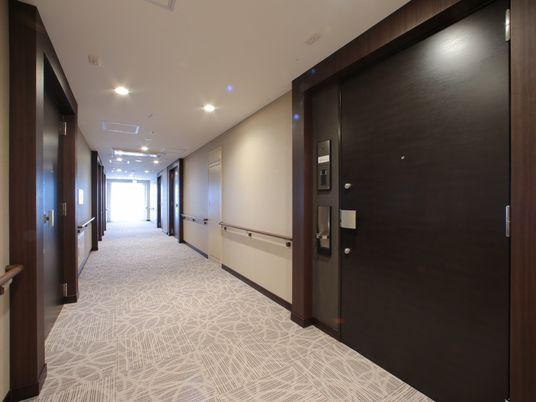 清潔感のある綺麗な廊下