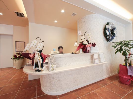 フロントカウンターのデザイン