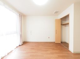 明るく広々居室