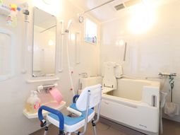 手すり付き浴室設備
