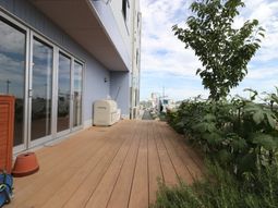 広々とした屋外テラス