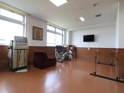 機能訓練機器とリハビリ用具