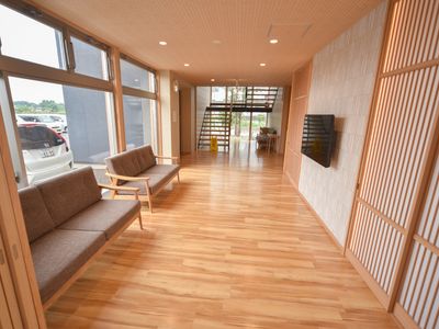 和風な待合室の雰囲気