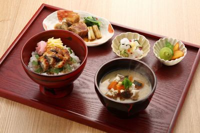 栄養バランス食事提供