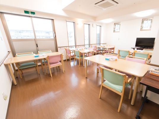 ゆったりした食堂空間