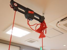 天井のモビリフト装置