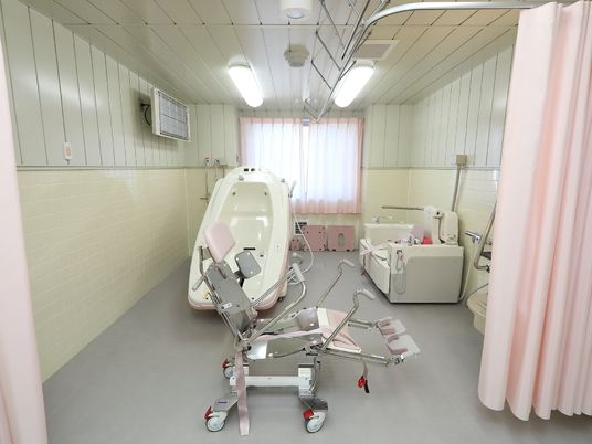 ケア用機器が整う清潔な空間