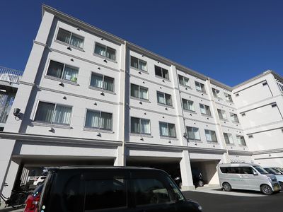 多階層の建物外観