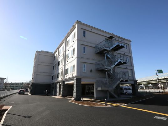 多階層建物の外観