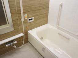 清潔な浴室設備
