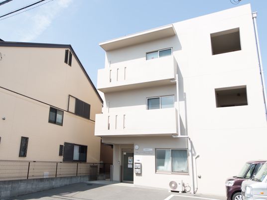清潔な外観の建物