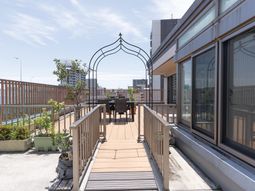 屋外テラスの日当たり良好