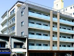 多階建ての建物外観