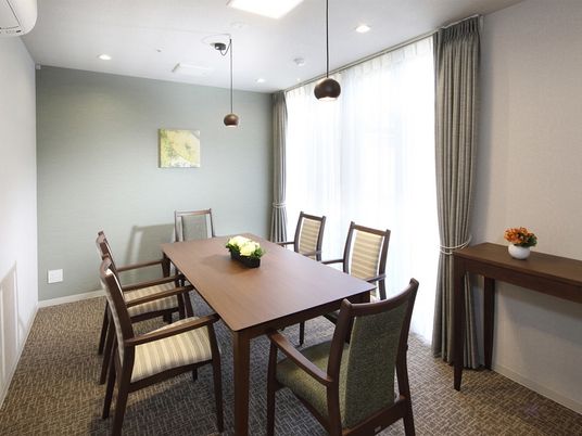 快適なダイニングテーブル