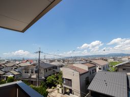 広い視界のバルコニー風景