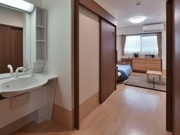 清潔な居室入口