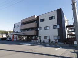 モダンな建物のエントランス
