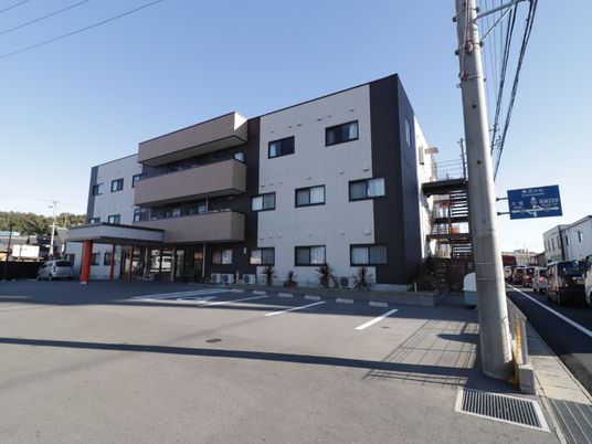 モダンな建物の外観