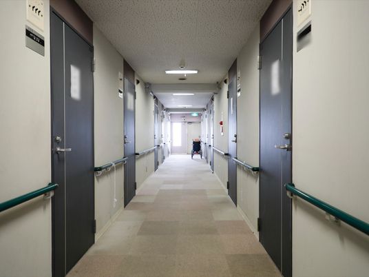 清潔感のある廊下の光景