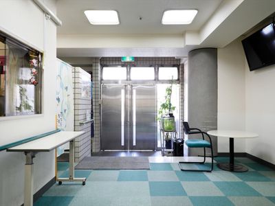 明るく清潔なエントランス