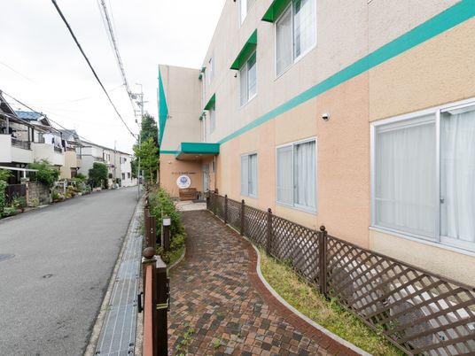 清潔感のある建物の外観