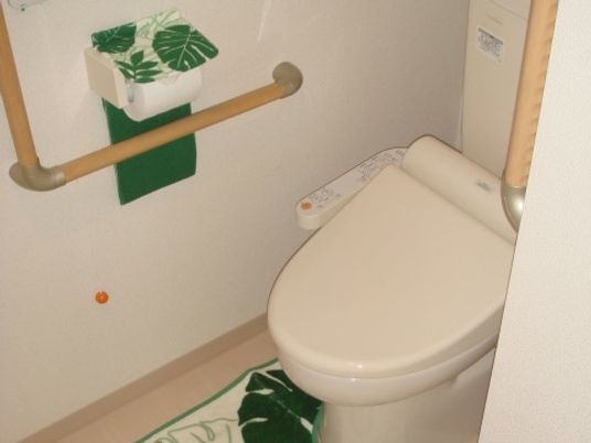 手すり付きトイレ