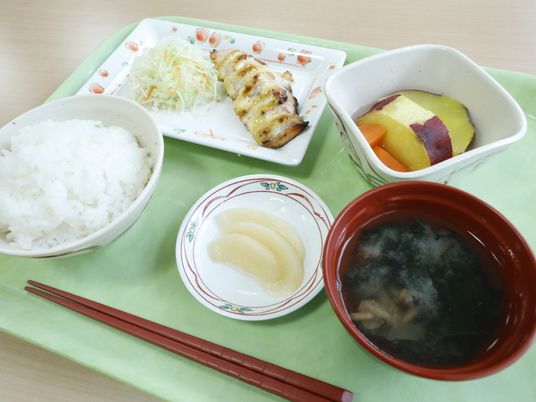和食の給食セット